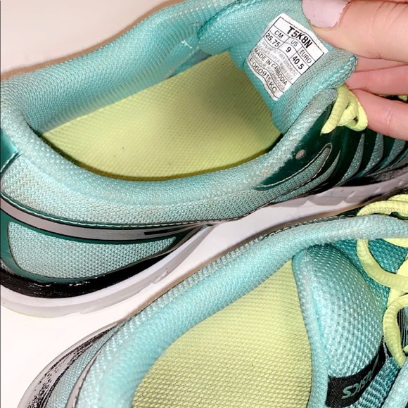 Asics Runners💛 - Picture 7 of 7